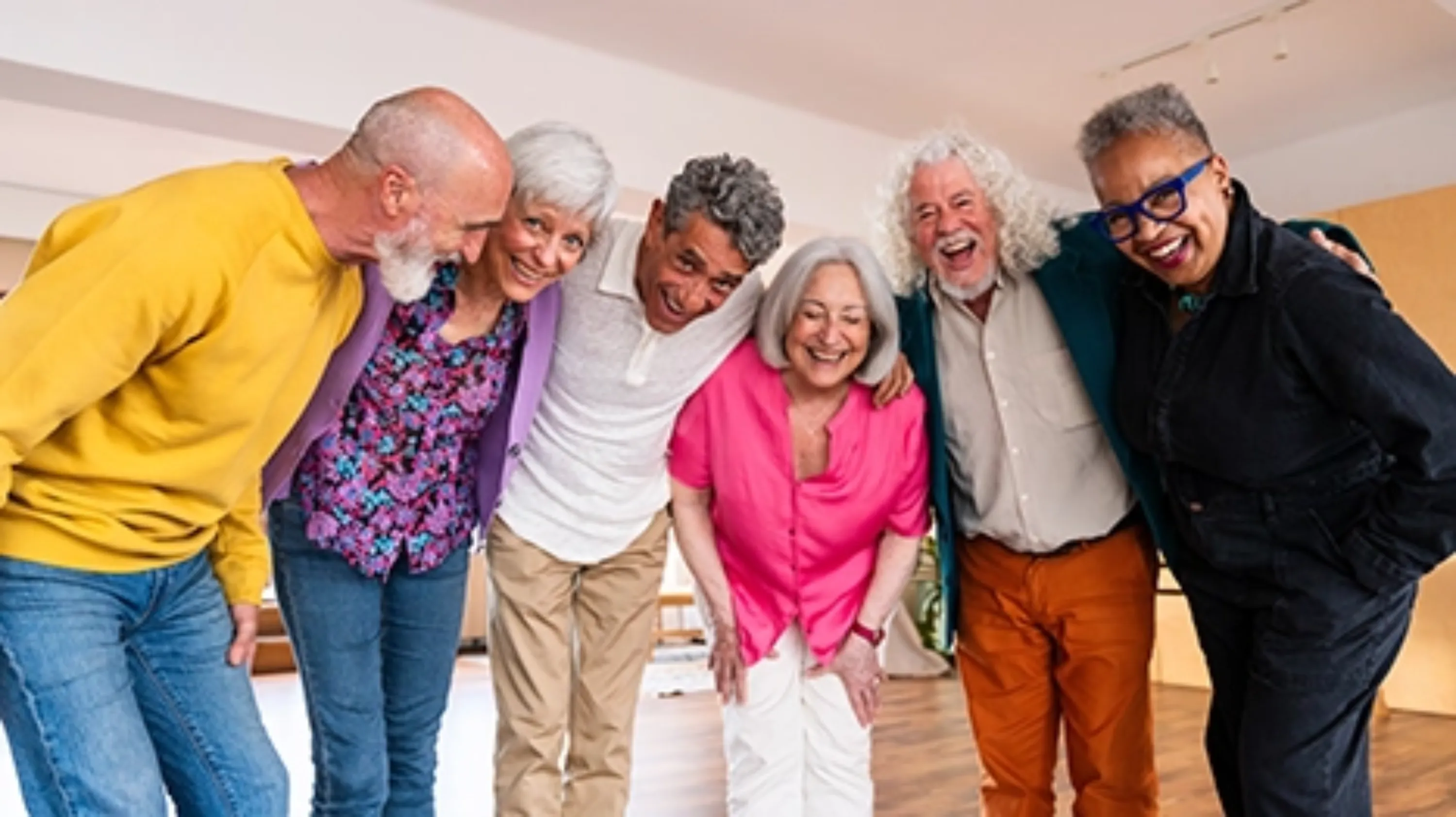 Groupe de seniors heureux